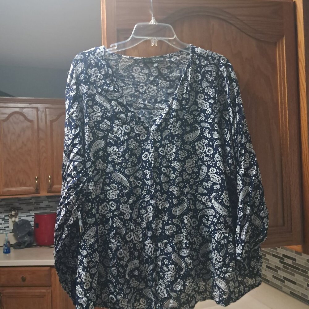 WOMENS TOP SIZE 1X - Picture 2 of 11
